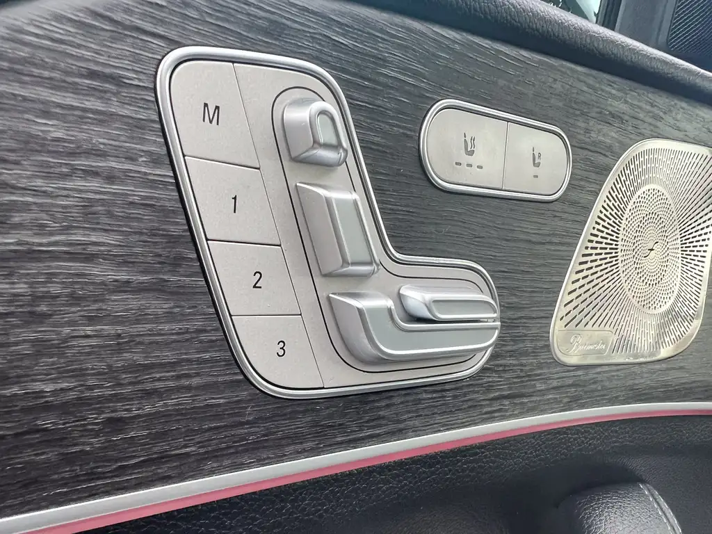 2022 Mercedes-Benz GLE 450 | MoonRoof | Heated Seats | Ambient Lighting — photo 7
