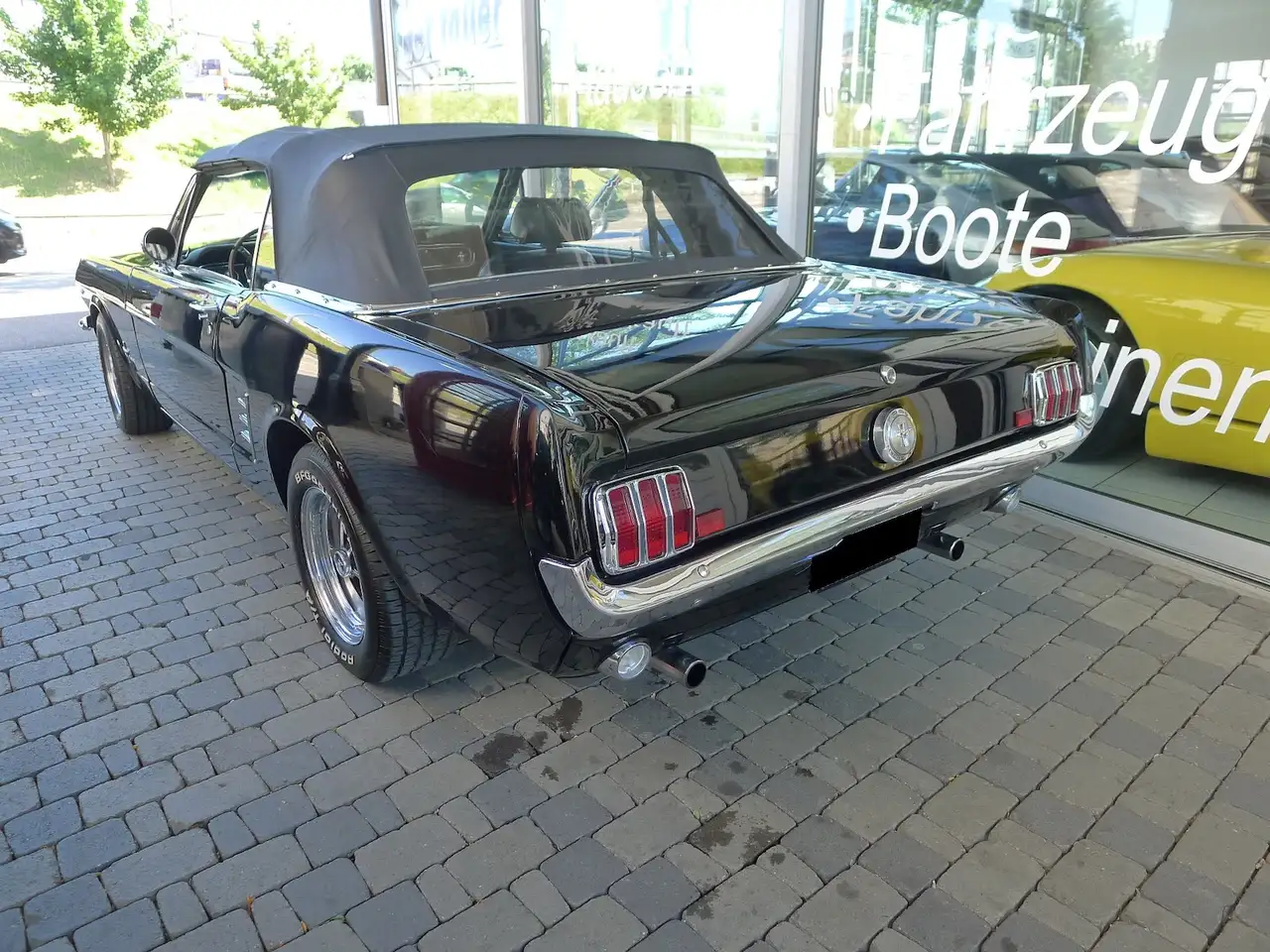 Ford Mustang V8 Cabrio in schwarz, foto 3