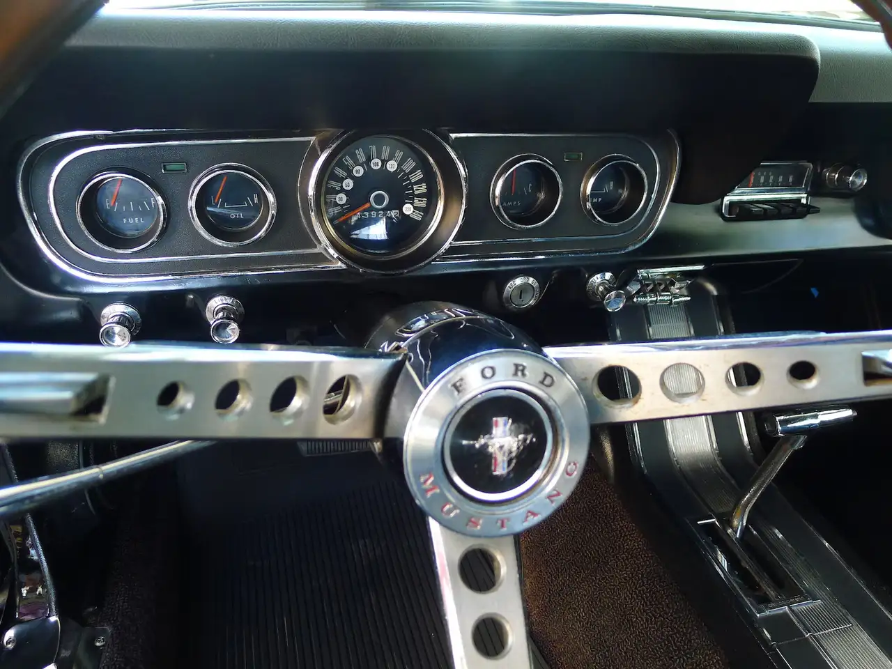 Ford Mustang V8 Cabrio in schwarz, foto 8