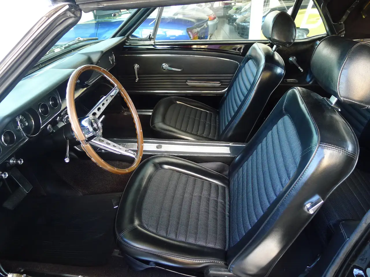 Ford Mustang V8 Cabrio in schwarz, foto 7
