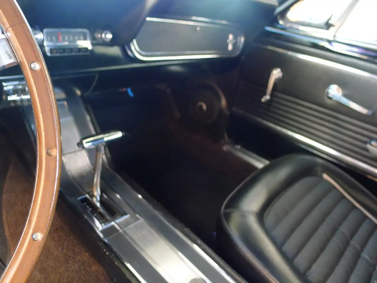 Ford Mustang V8 Cabrio in schwarz, foto 10