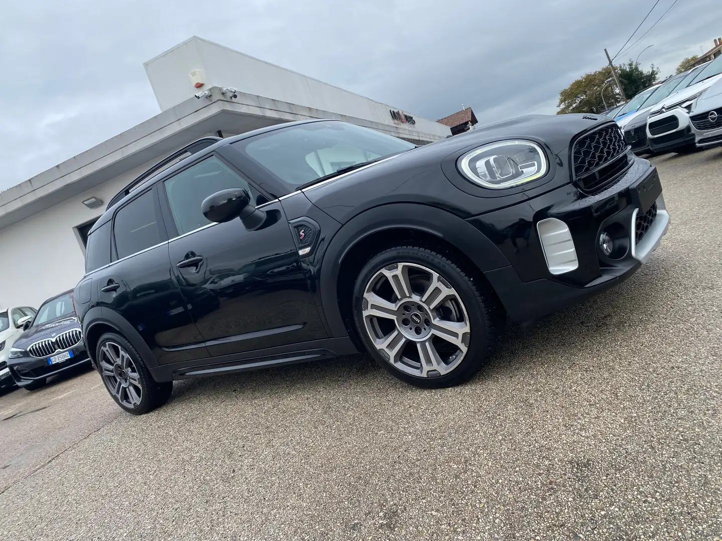 MINI Cooper SD Countryman Mini Countryman 2.0 Cooper SD All4 TRIM auto 190cv crna - 2