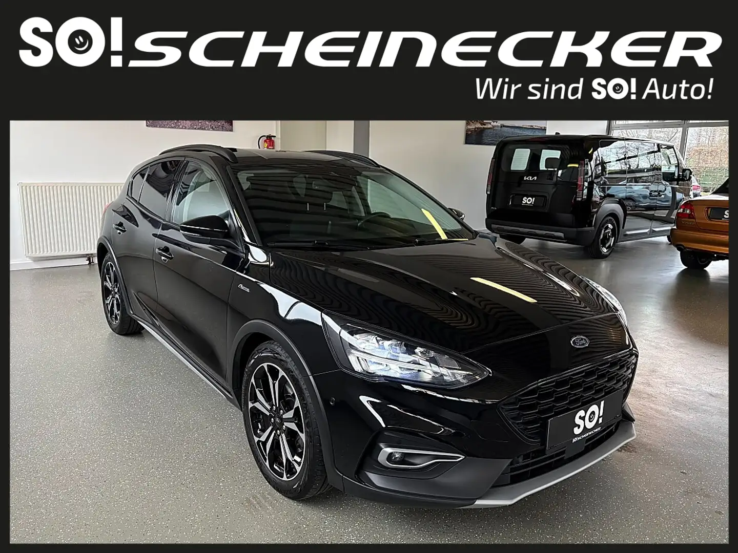 Ford Focus 1,0 EcoBoost Active Schwarz - 1