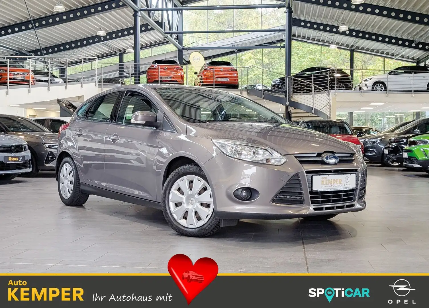 Ford Focus Lim. 1.6 Trend *PDC*Navi* Brun - 1