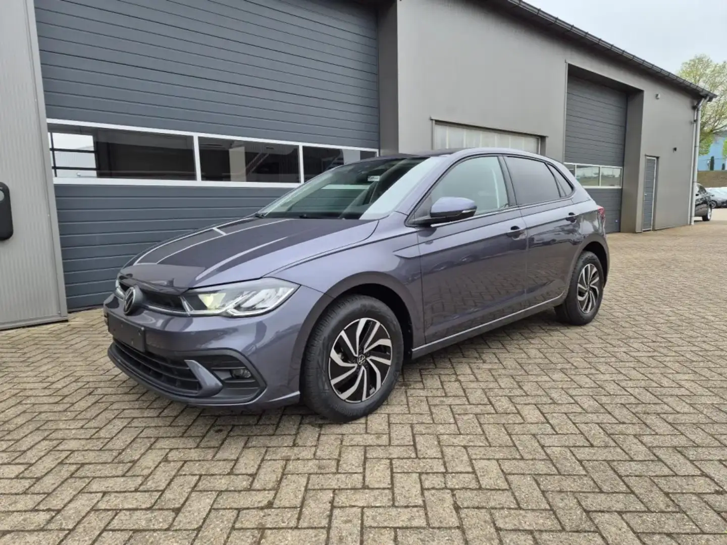 Volkswagen Polo Life 1.0 TSI CARPLAY PDC + R.CAM SHZ DIGITAL COCKP Gris - 1