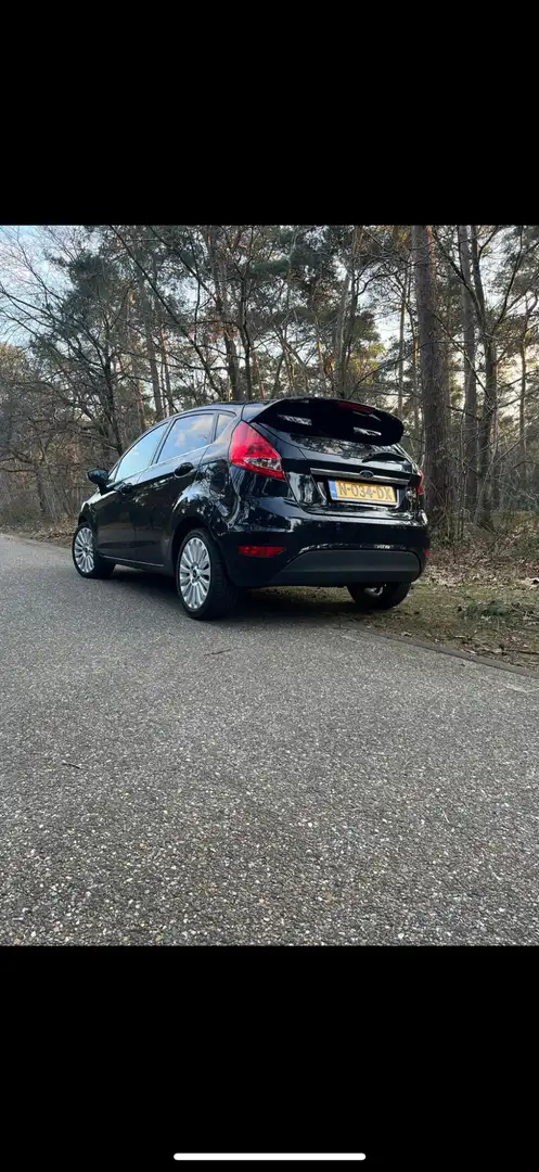 Ford Fiesta 1.4 Ghia Zwart - 2