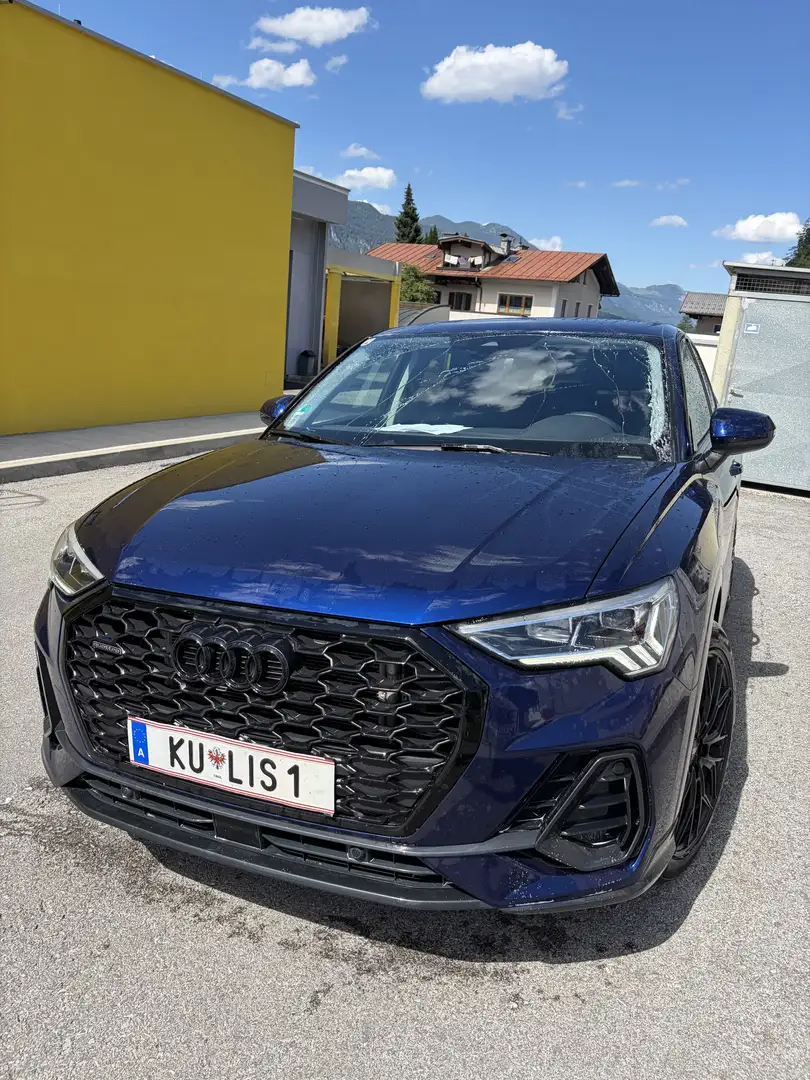 Audi Q3 Sportback Blau - 1