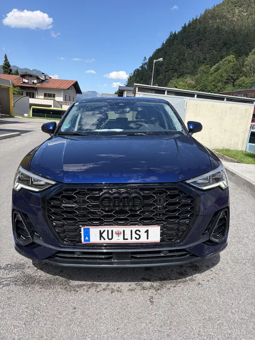 Audi Q3 Sportback Blau - 2