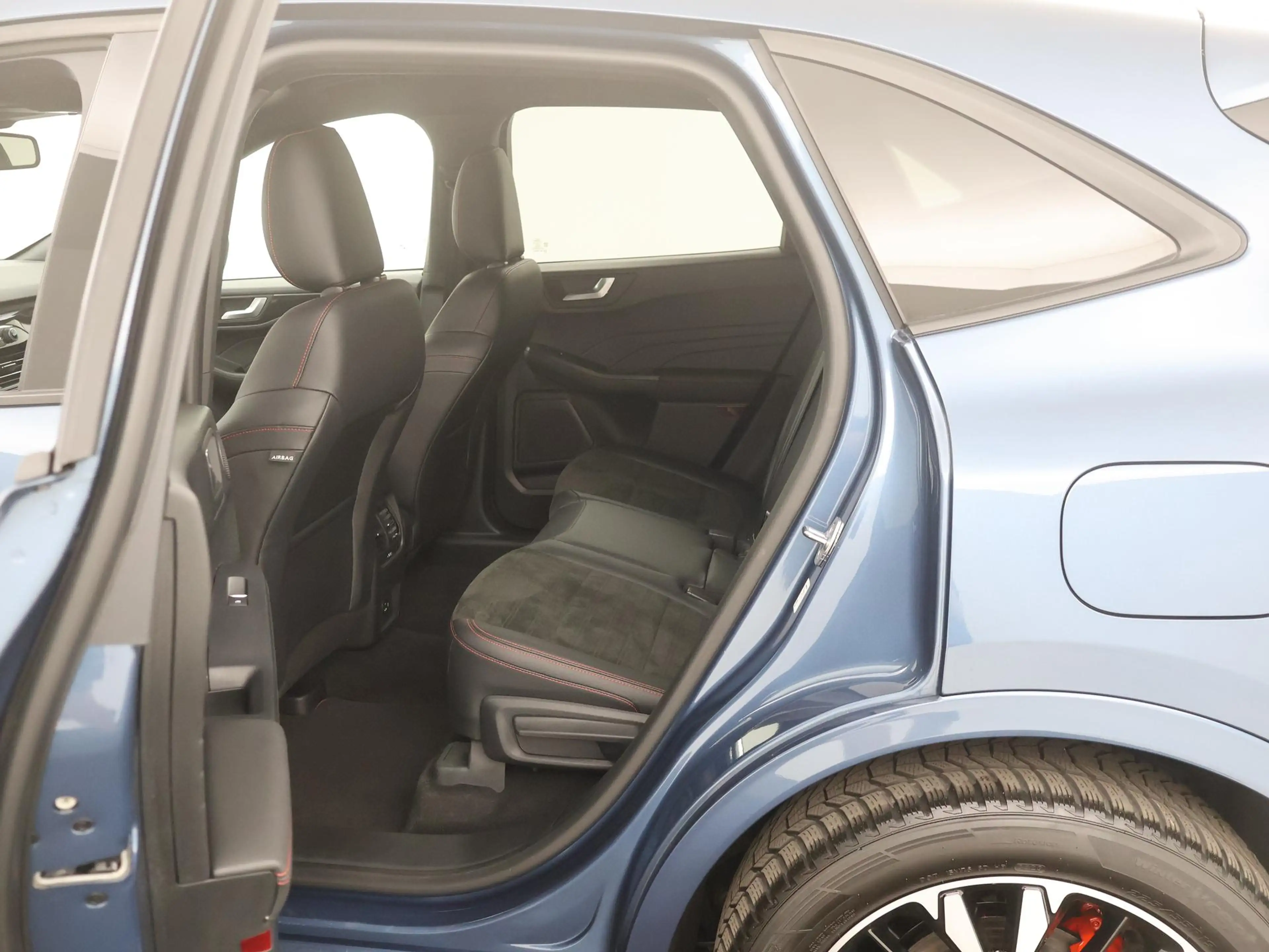 Ford Kuga 2.5 PHEV ST-Line X TREKH|HEAD-UP|WINTERPACK|B&O|BL — photo 11