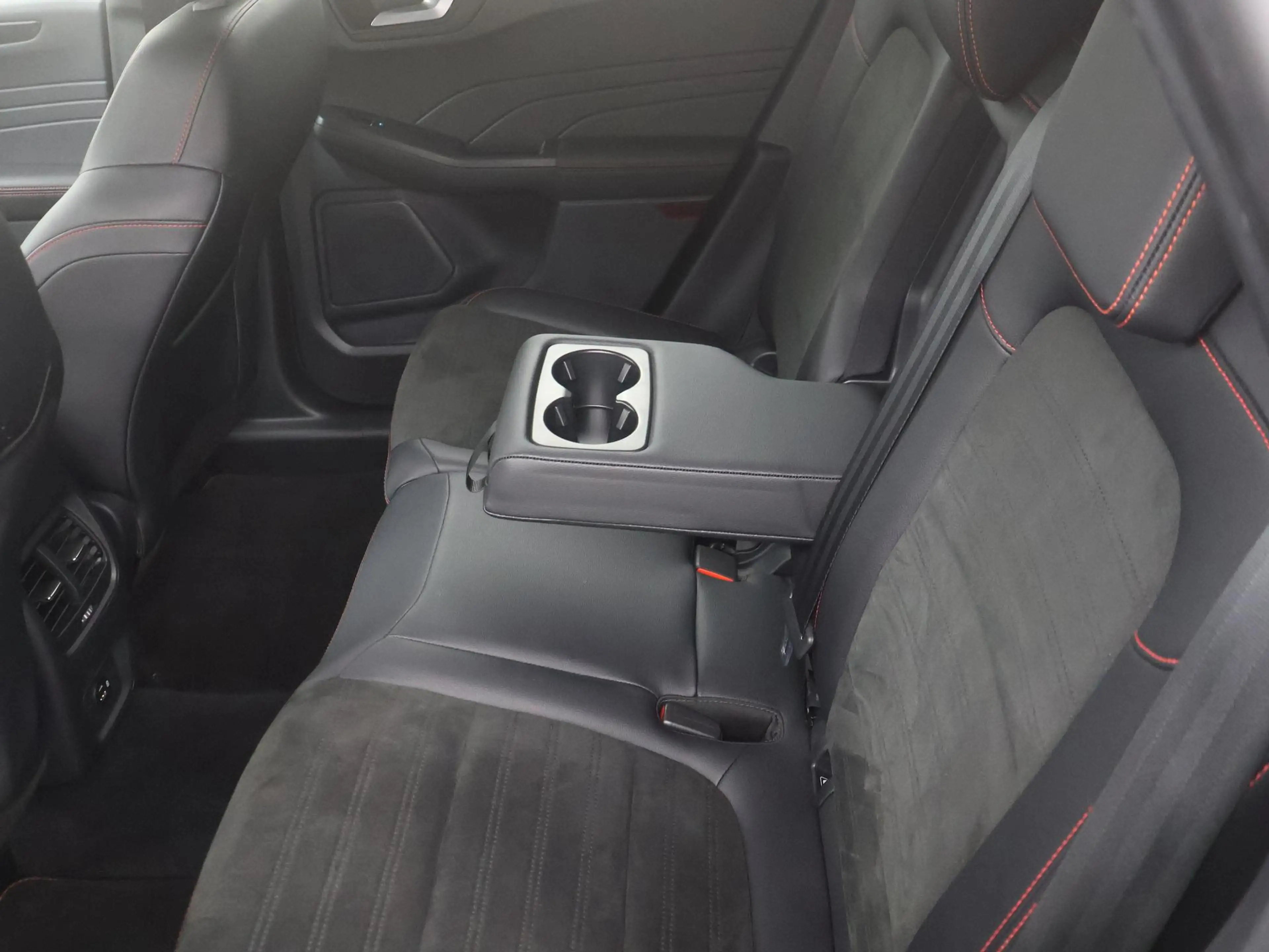 Ford Kuga 2.5 PHEV ST-Line X TREKH|HEAD-UP|WINTERPACK|B&O|BL — photo 43