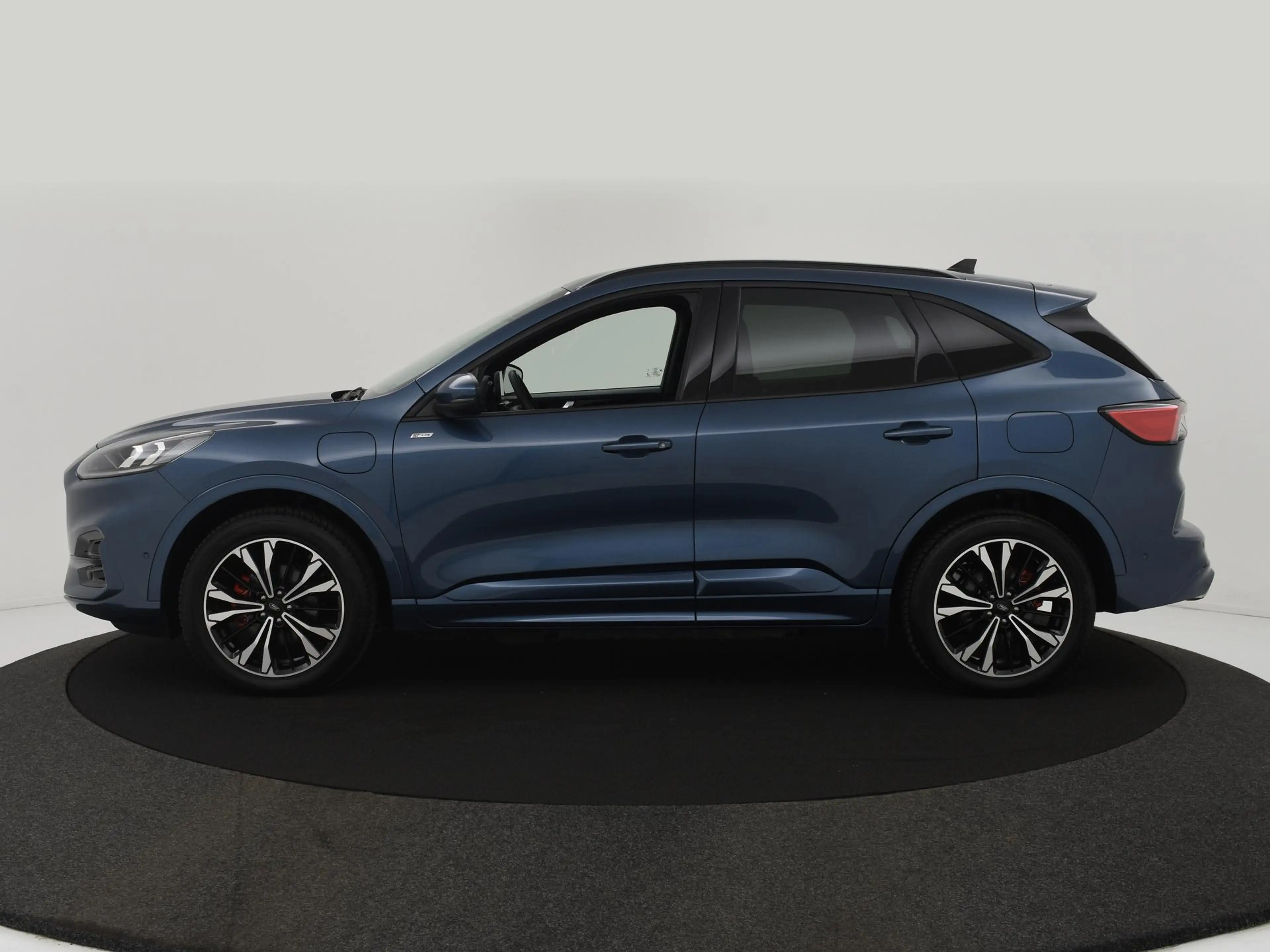 Ford Kuga 2.5 PHEV ST-Line X TREKH|HEAD-UP|WINTERPACK|B&O|BL — photo 3