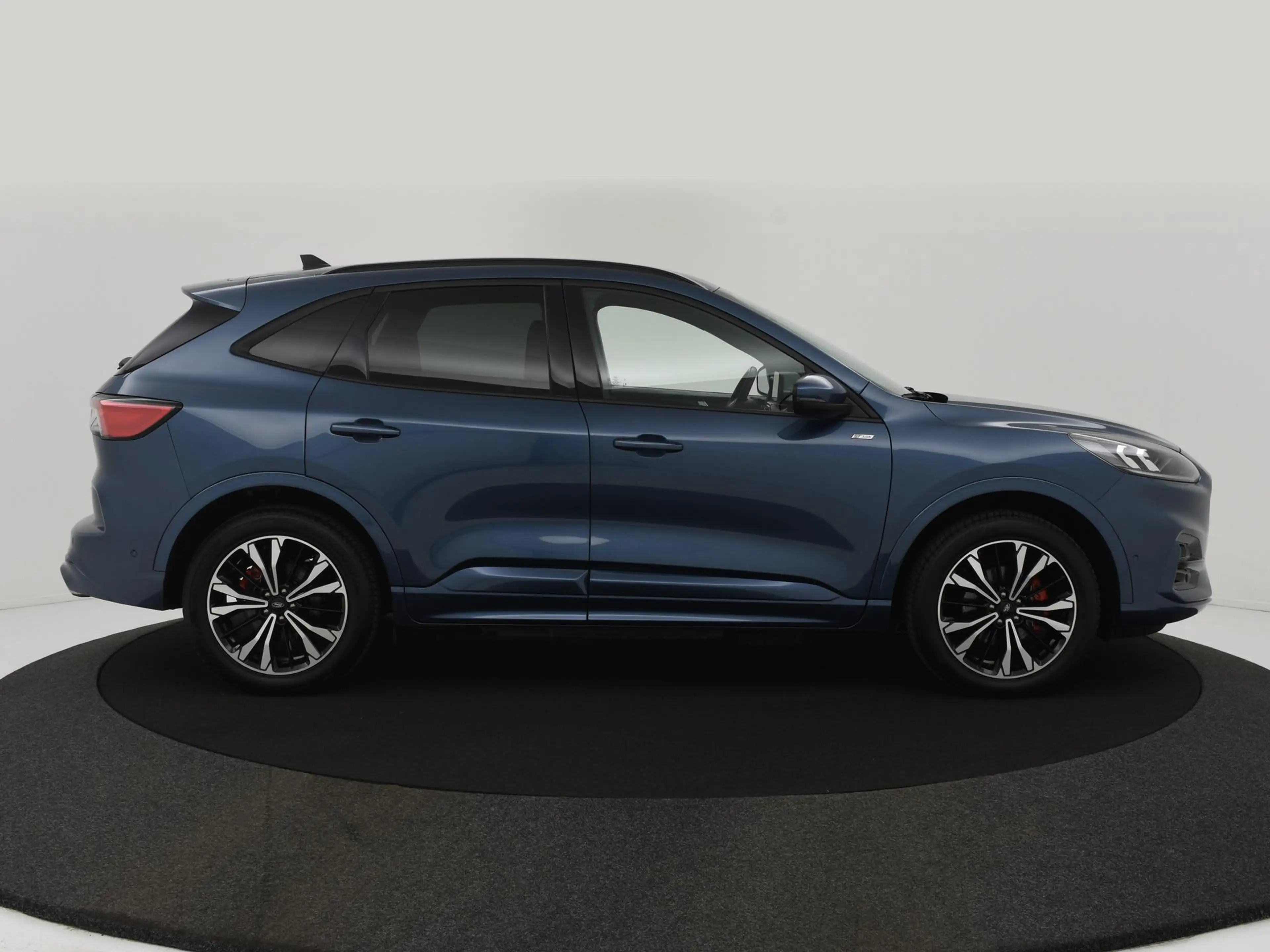 Ford Kuga 2.5 PHEV ST-Line X TREKH|HEAD-UP|WINTERPACK|B&O|BL — photo 4