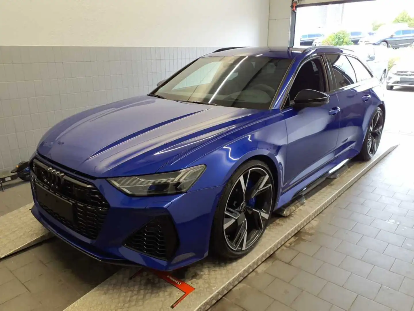 Audi RS6 Avant RS-AGA V-Max HD-Matrix B&O Keramik Allradlen Blau - 2