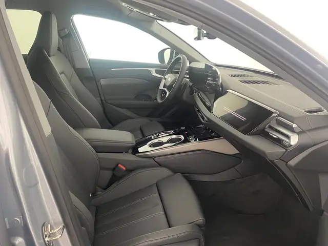 Audi A6 view 10