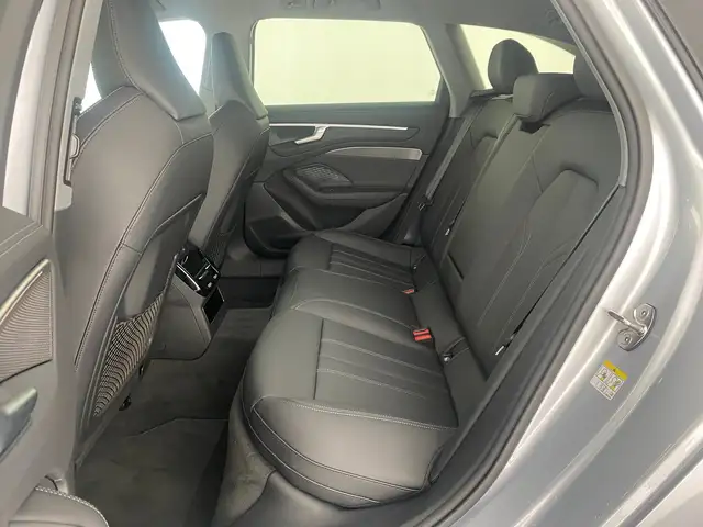 Audi A6 view 11