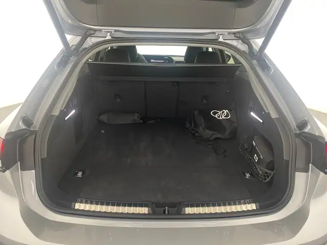 Audi A6 view 7