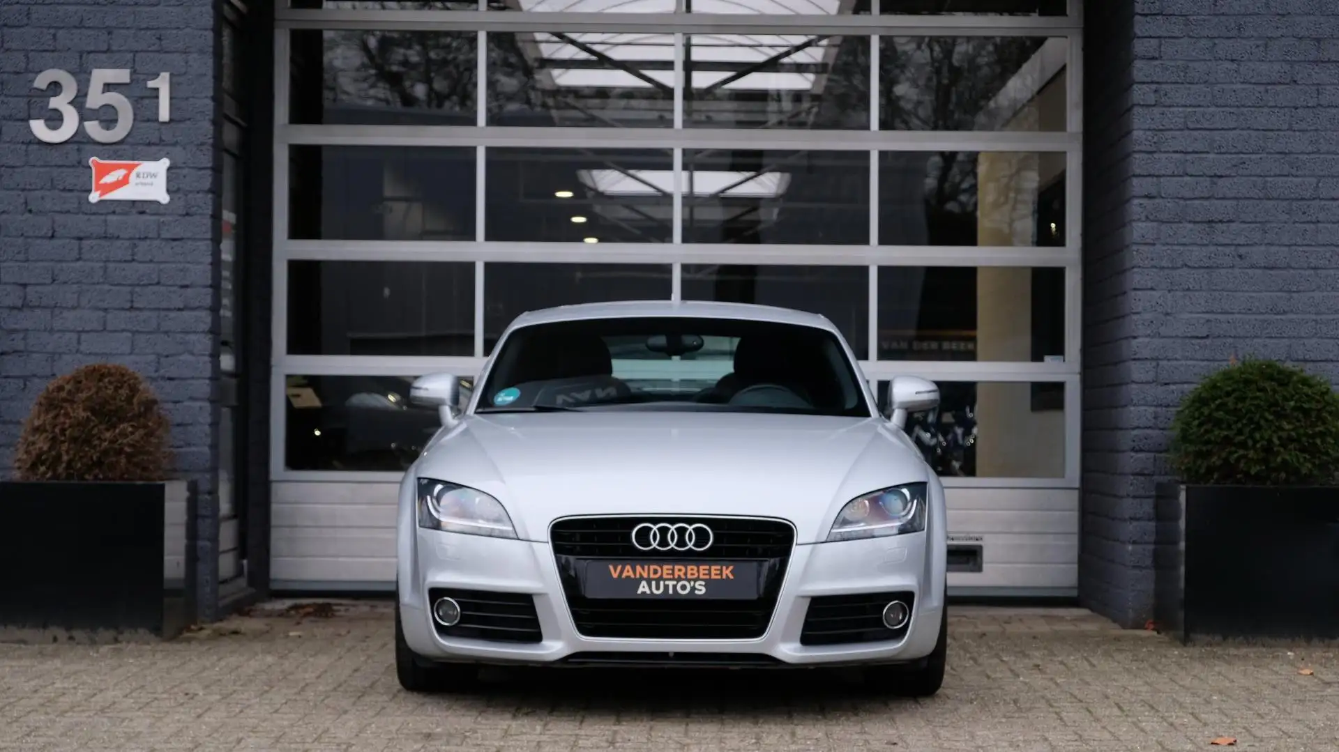 Audi TT 1.8 TFSI Pro Line S Line | Leder | Led | Facelift Grijs - 2