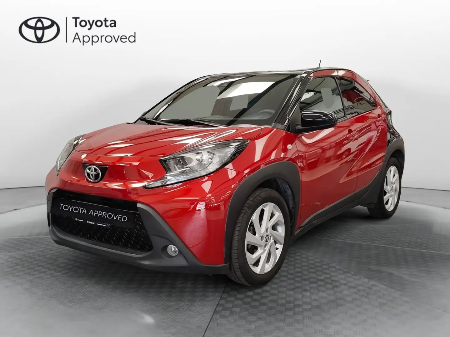 Toyota Aygo X Aygo X 1.0 VVT-i 72 CV 5 porte Trend Rojo - 1