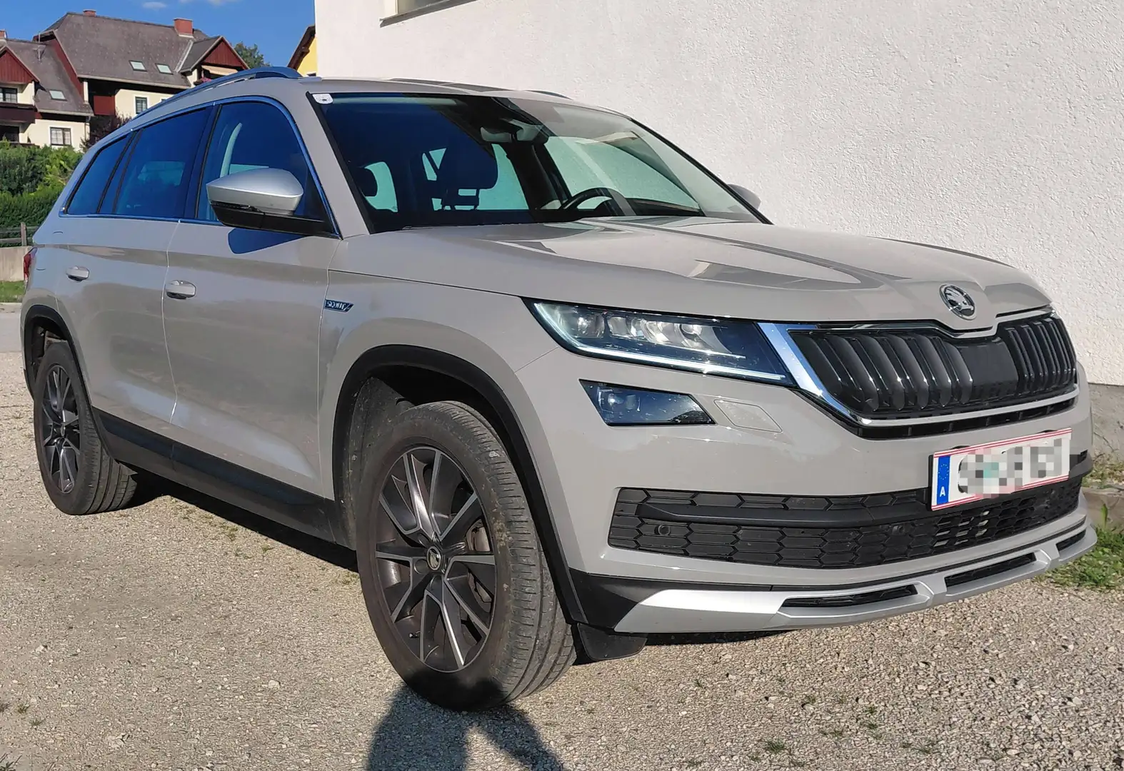 Skoda Kodiaq Kodiaq 2,0 TDI SCR 4x4 Scout DSG Scout Grau - 1
