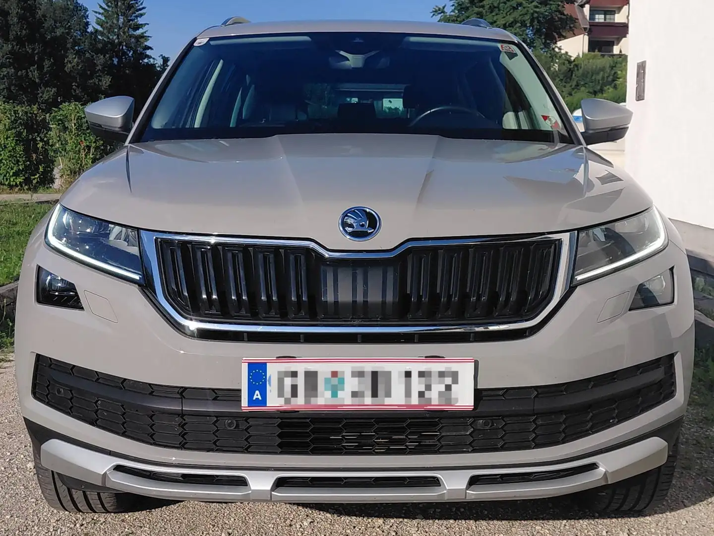 Skoda Kodiaq Kodiaq 2,0 TDI SCR 4x4 Scout DSG Scout Grau - 2