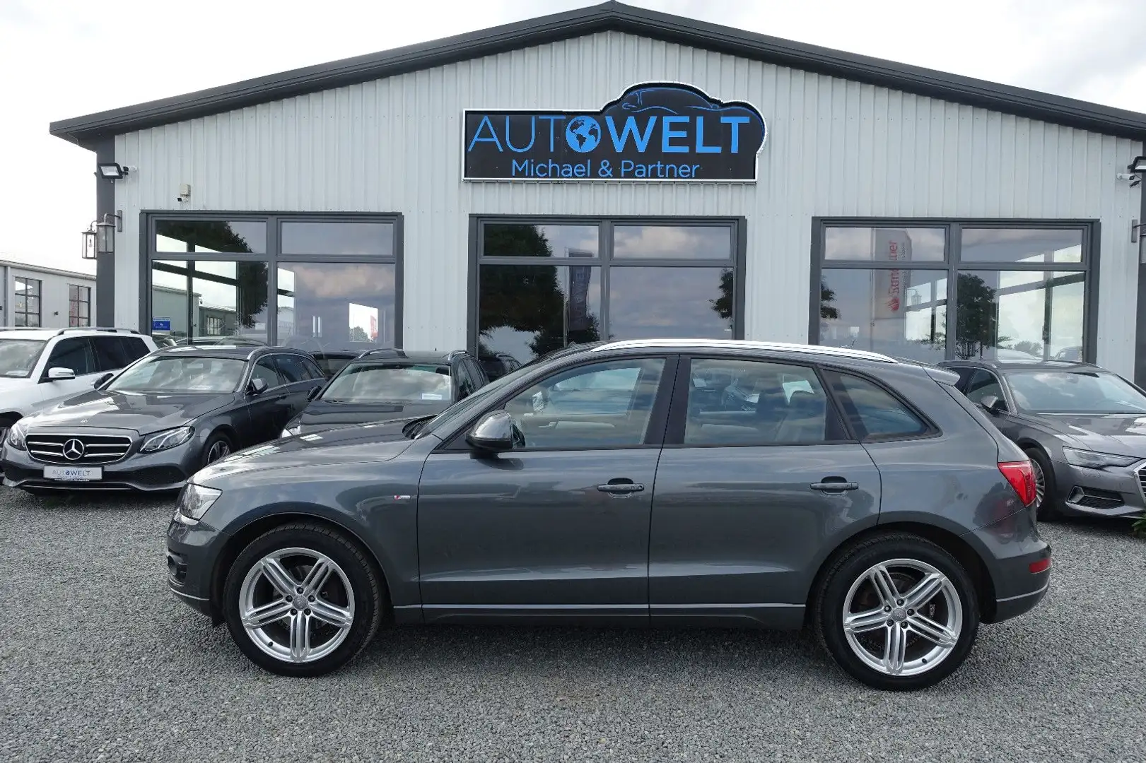 Audi Q5 2.0 TDI S Line XEN NAV ANHK 20' TÜV+Zahnr.NEU Grau - 1