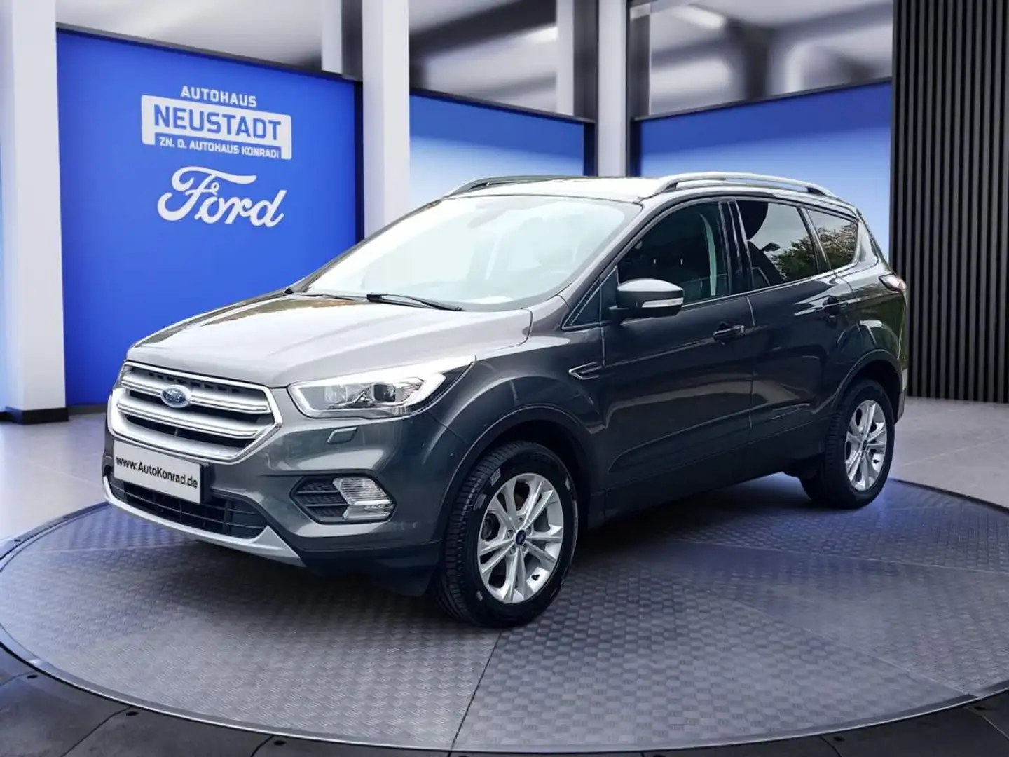 Ford Kuga 1.5 Titanium *Navi*Xenon*Kamera*WinterPk* Grau - 1