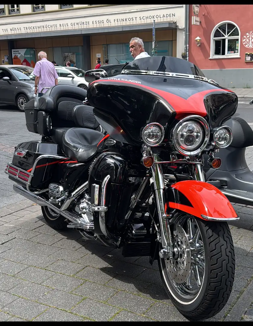 Harley-Davidson Electra Glide CVO 1800 - 1