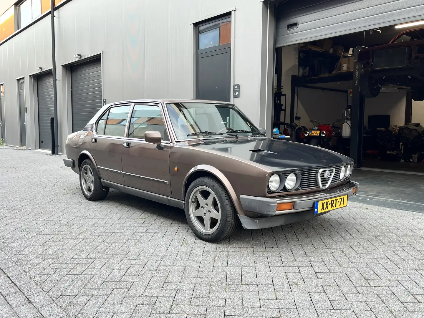 Alfa Romeo Alfetta 2.0 QO - 1
