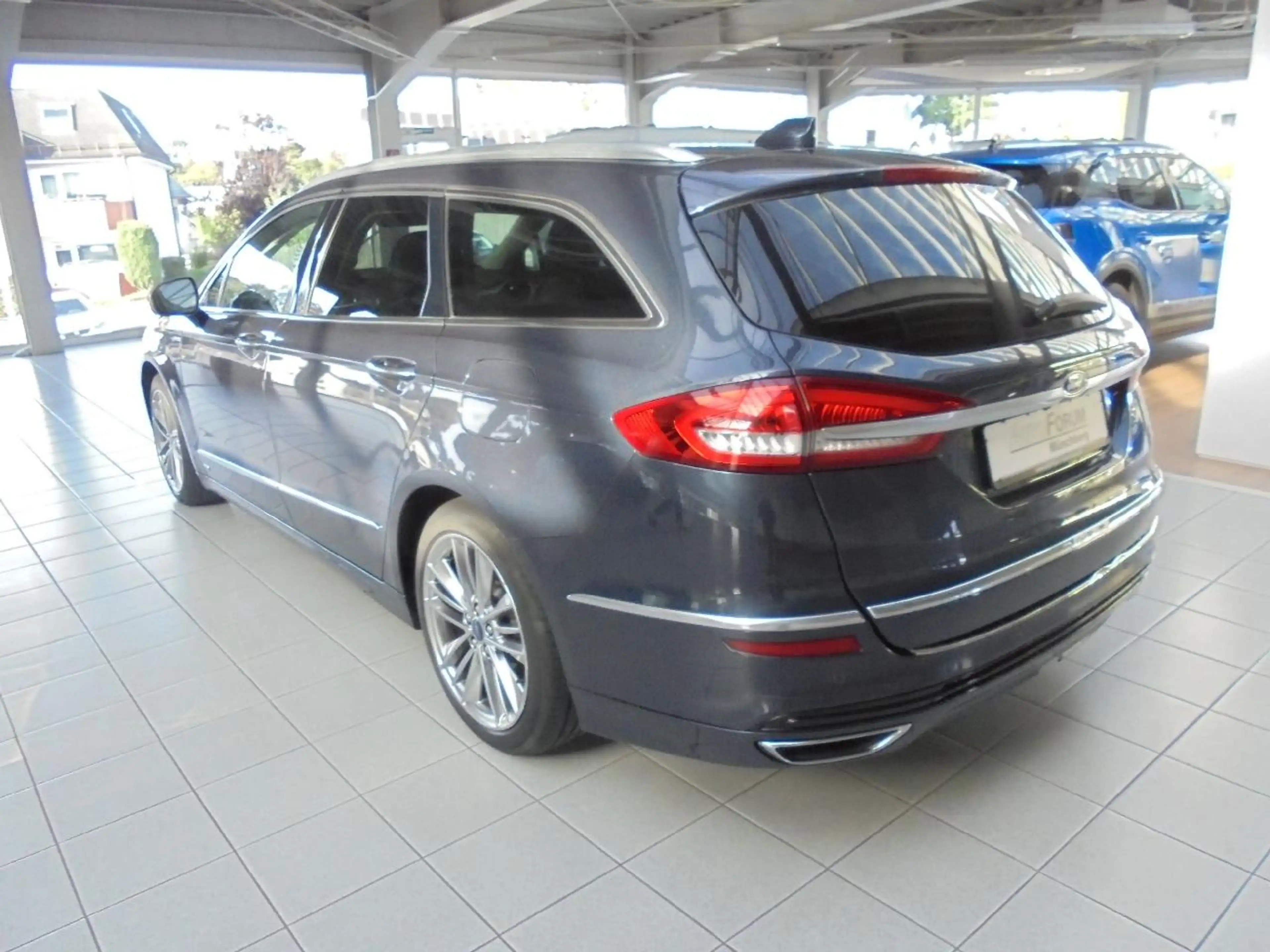 Ford Mondeo Vignale AWD — photo 4