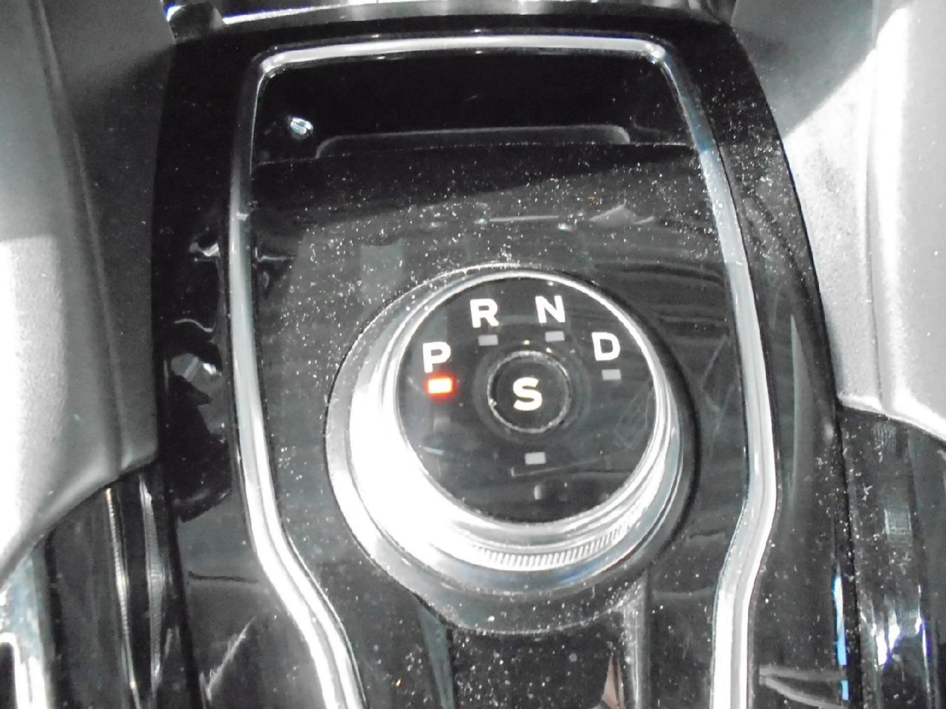 Ford Mondeo Vignale AWD — photo 14