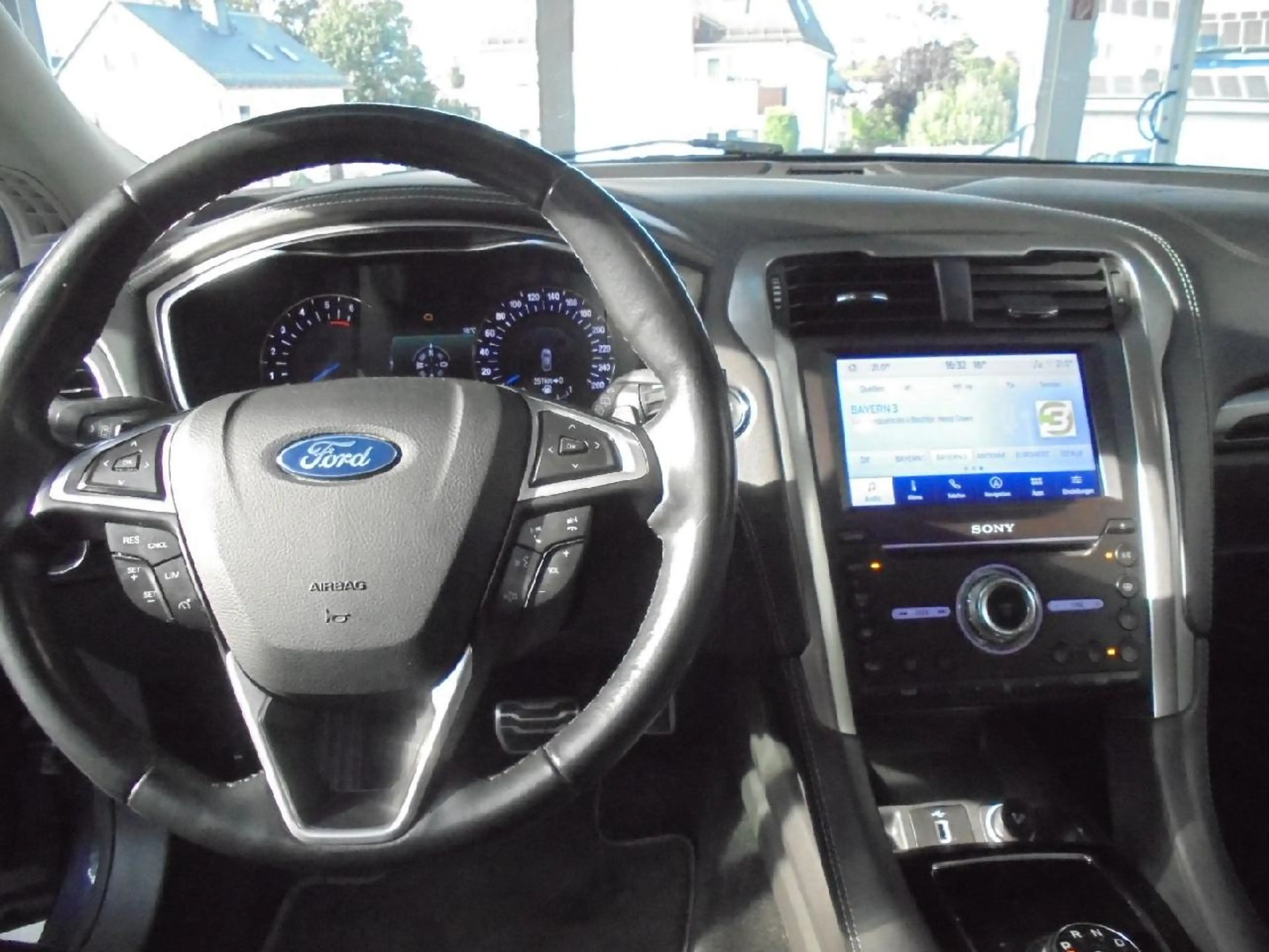 Ford Mondeo Vignale AWD — photo 9