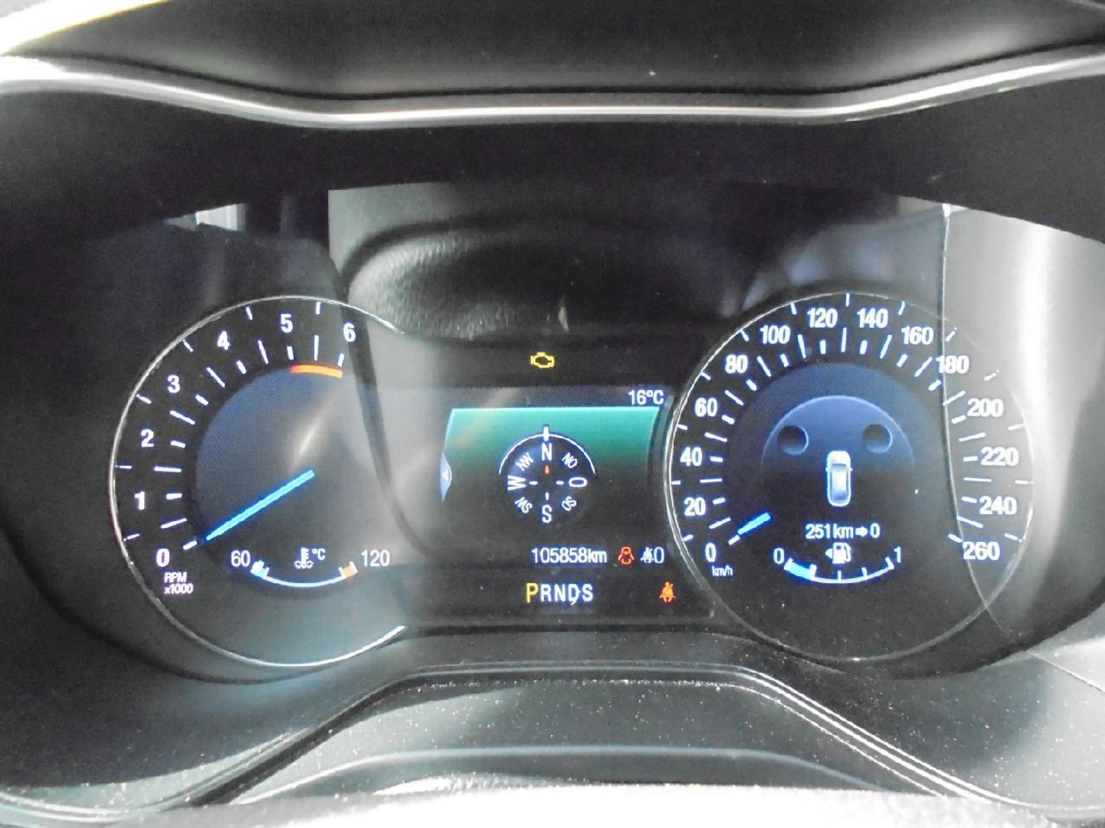 Ford Mondeo Vignale AWD — photo 11