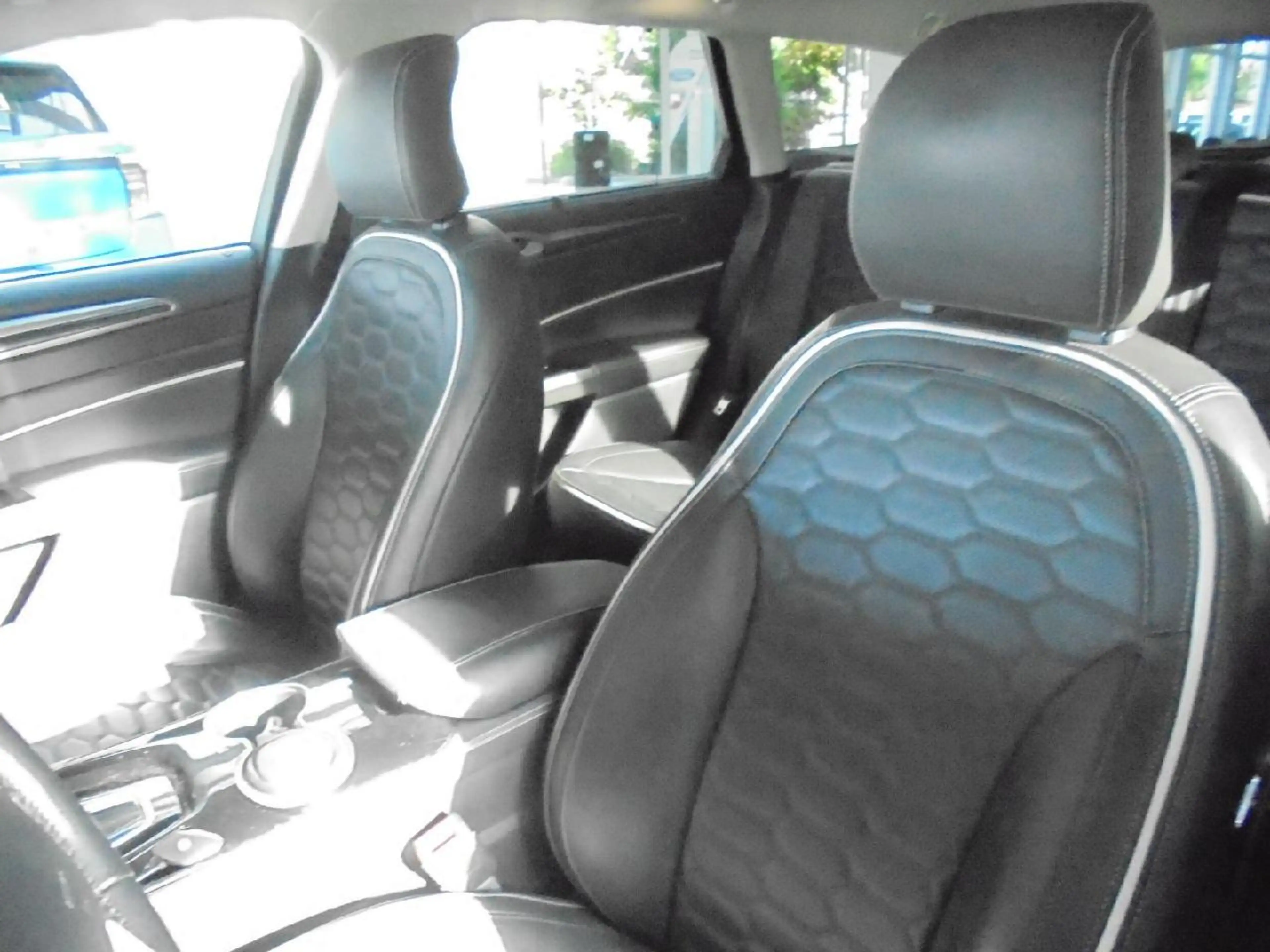Ford Mondeo Vignale AWD — photo 8