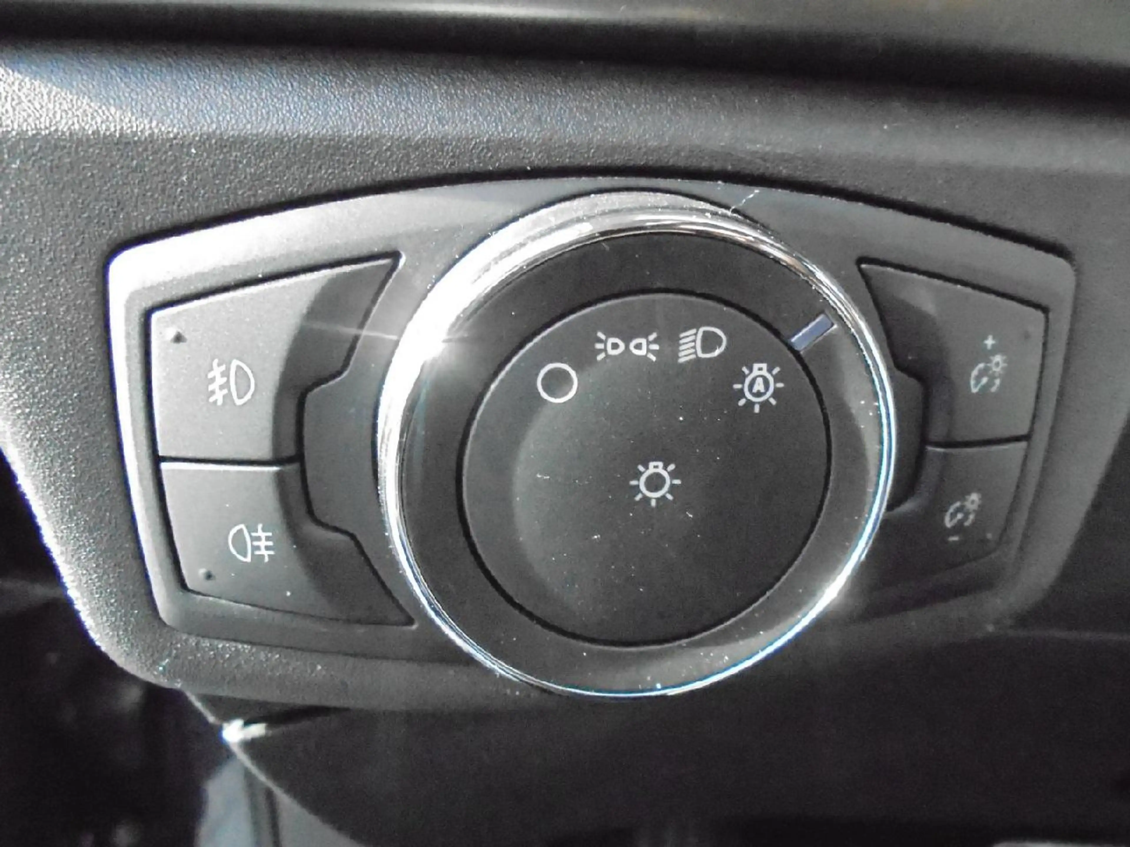 Ford Mondeo Vignale AWD — photo 15