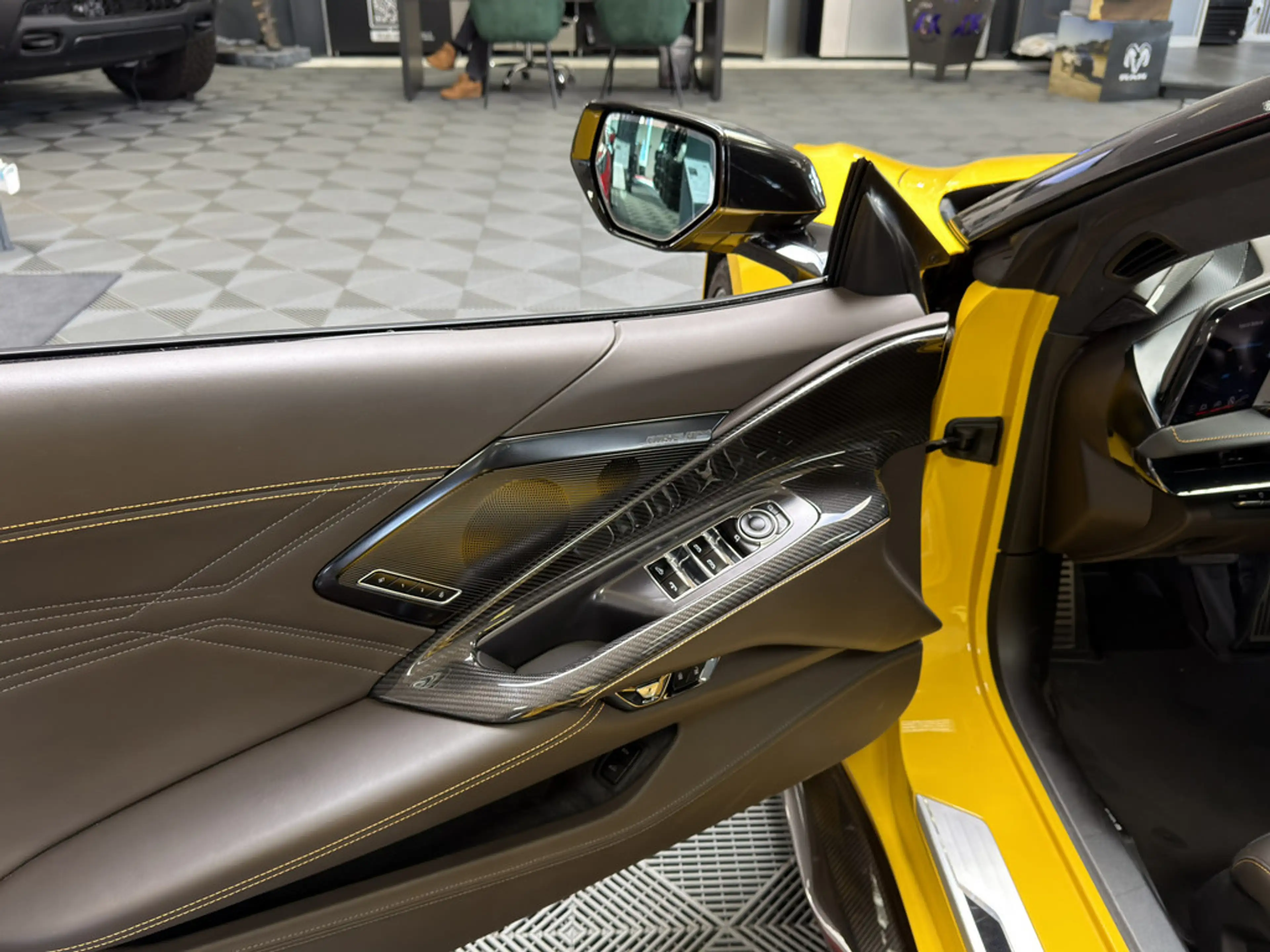 Corvette C8 Cabrio E-Ray MY26 3LZ, Lift, Magnetic, Carbon — photo 11