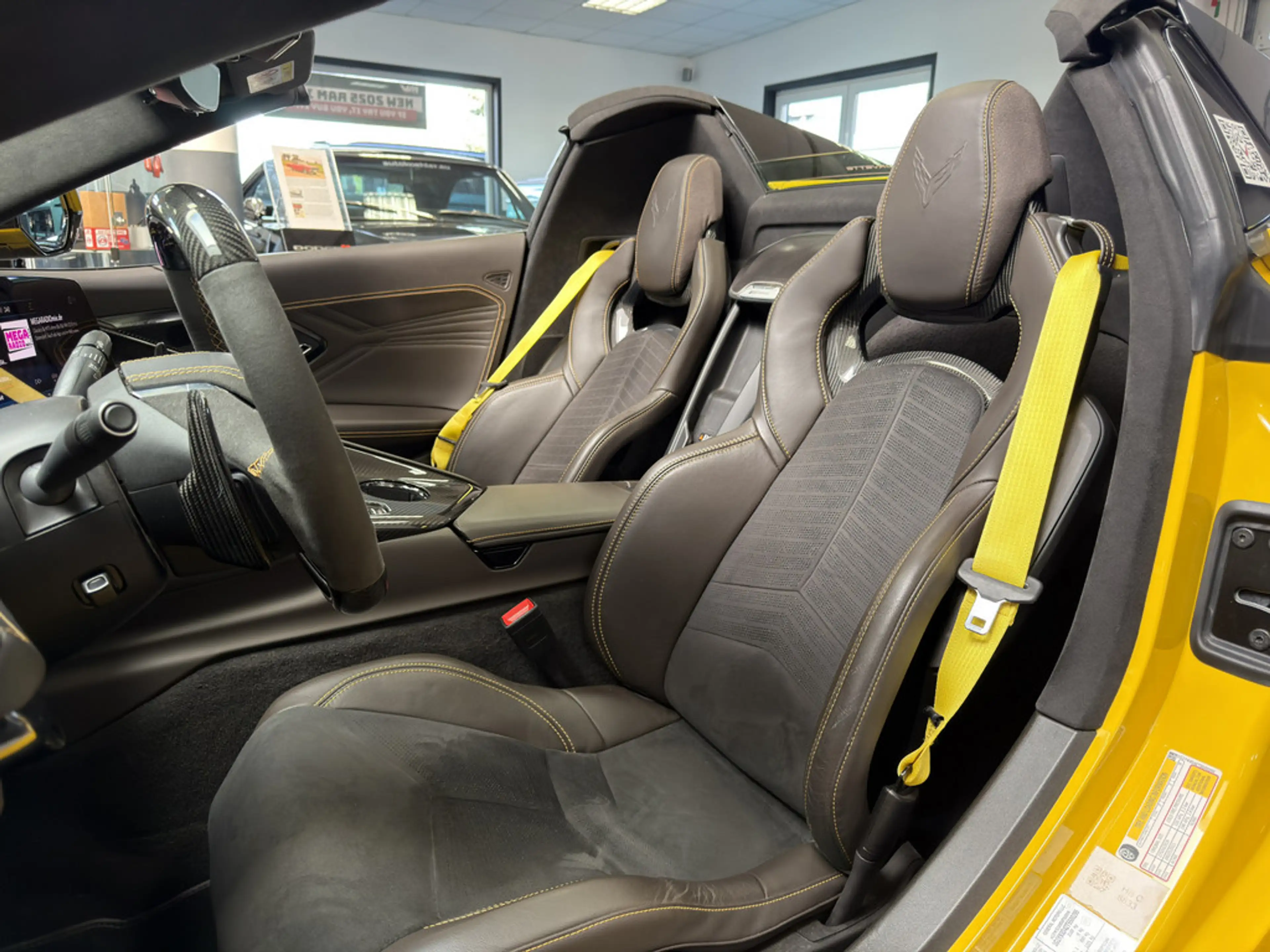 Corvette C8 Cabrio E-Ray MY26 3LZ, Lift, Magnetic, Carbon — photo 14