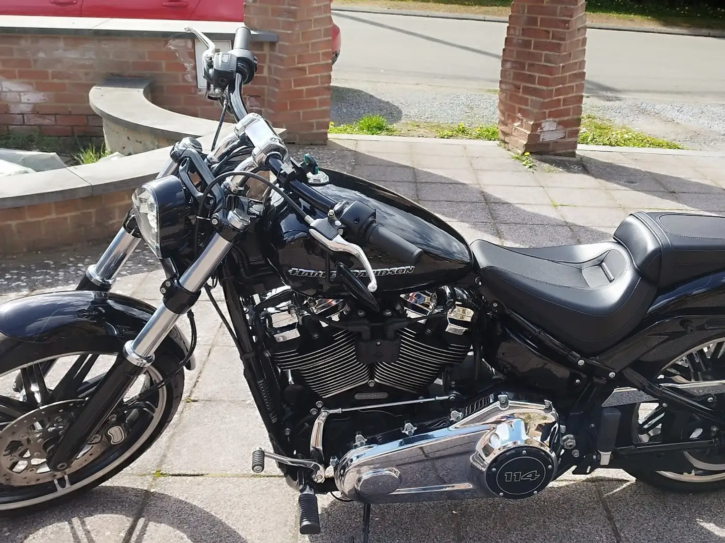 Harley-Davidson CVO Breakout Zwart - 2