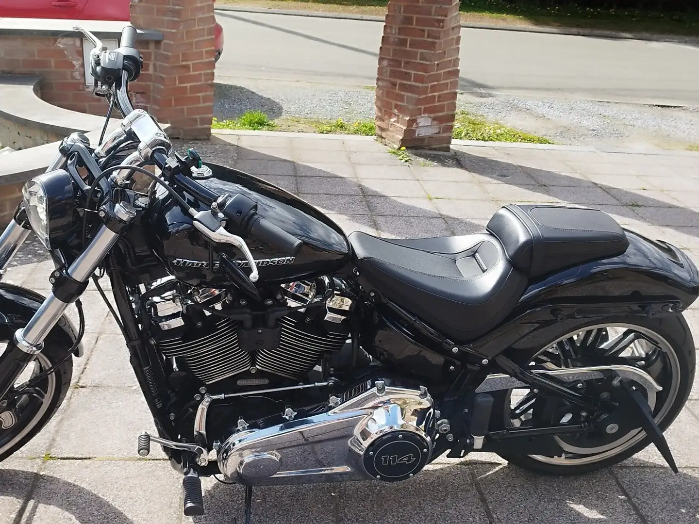 Harley-Davidson CVO Breakout Zwart - 1