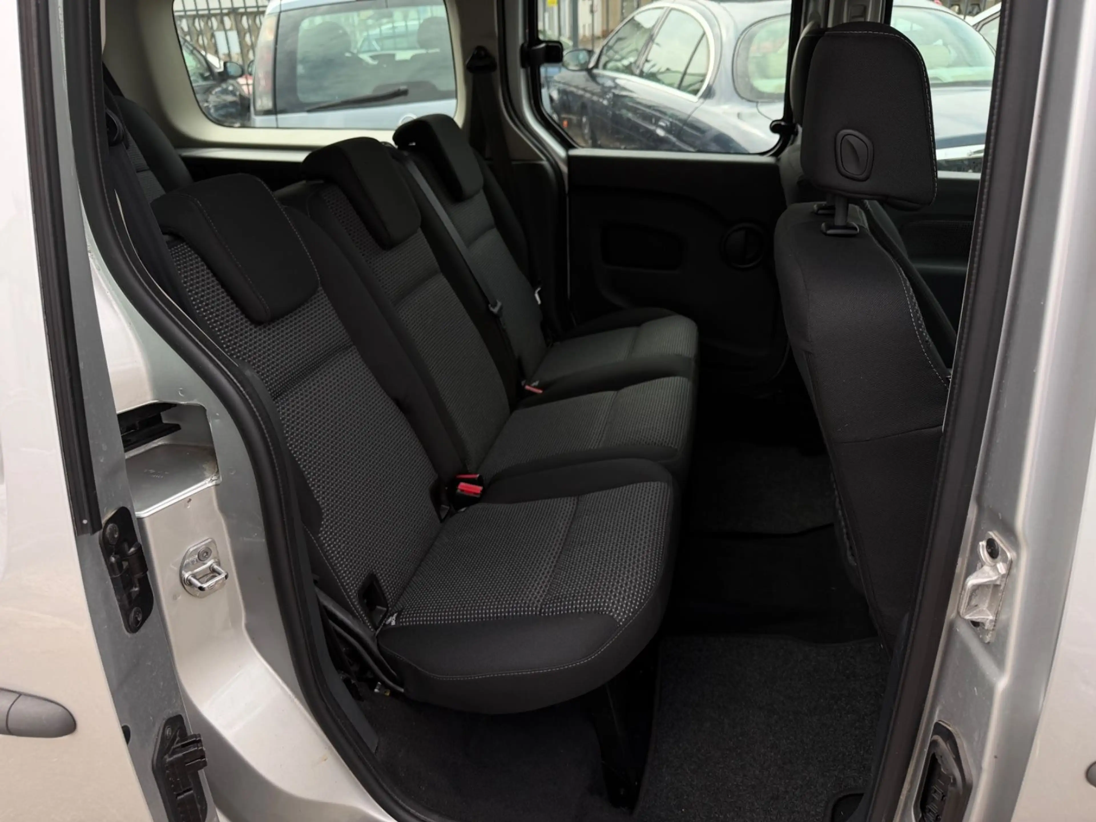 Mercedes-Benz Citan Kombi 111 CDI extralang, 7 Sitze, AHK — photo 10