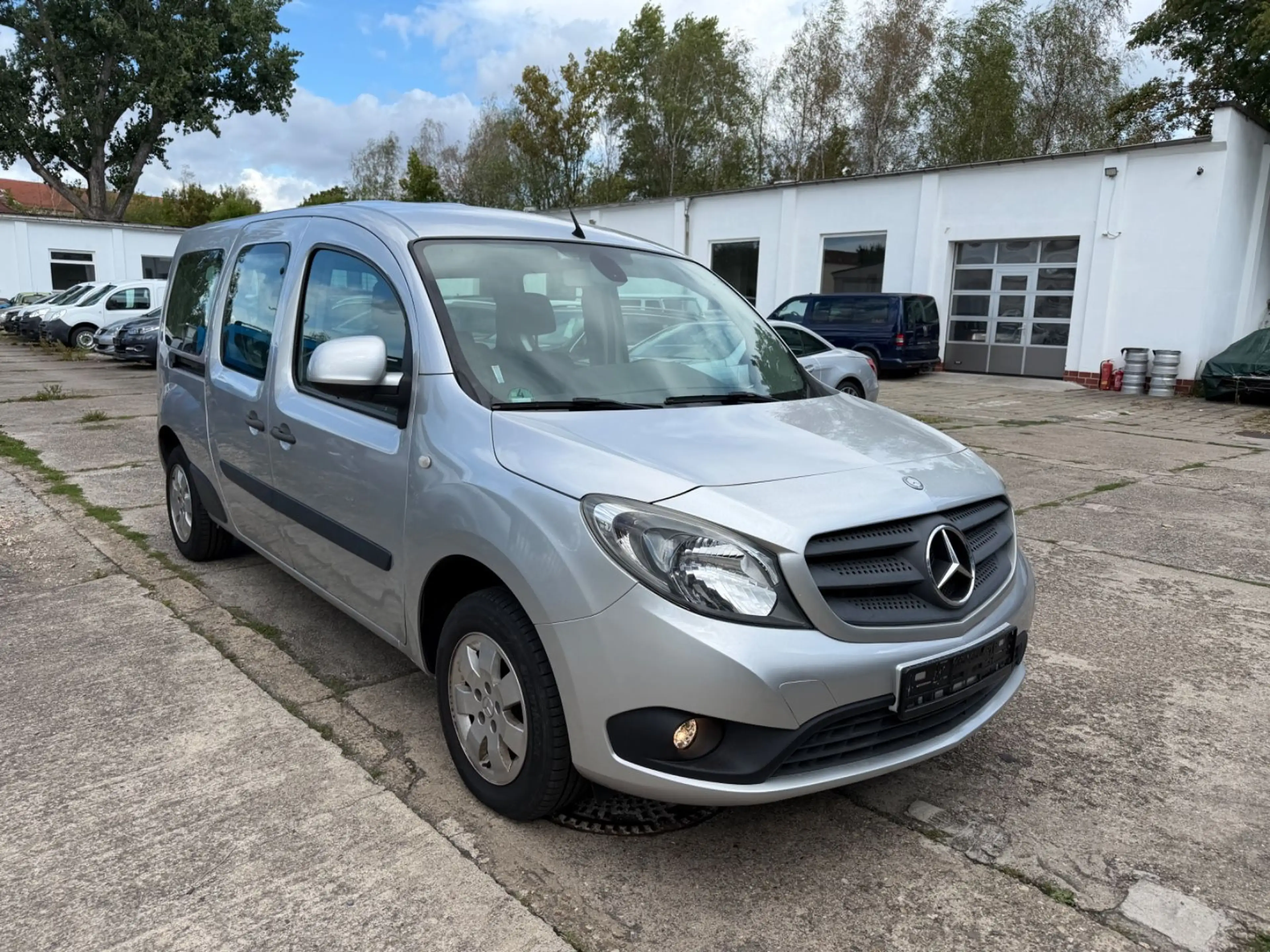 Mercedes-Benz Citan Kombi 111 CDI extralang, 7 Sitze, AHK