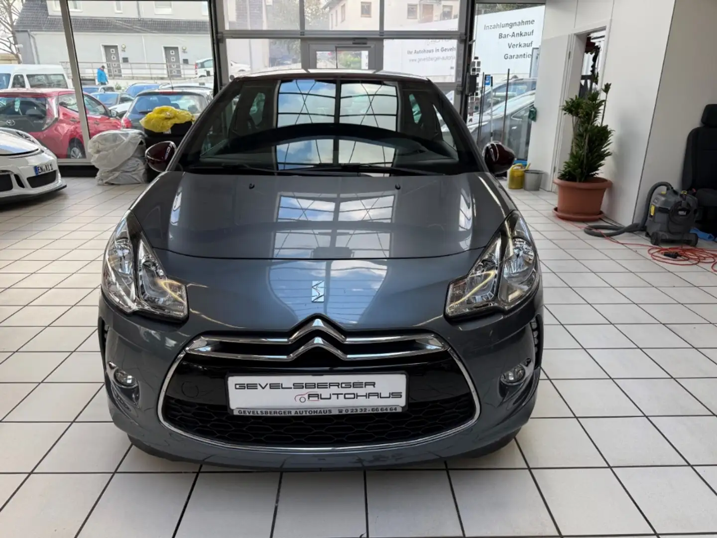 Citroen DS3 SoChic *Leder*SITZHEIZUNG**ALU*  57000 KM Grau - 2