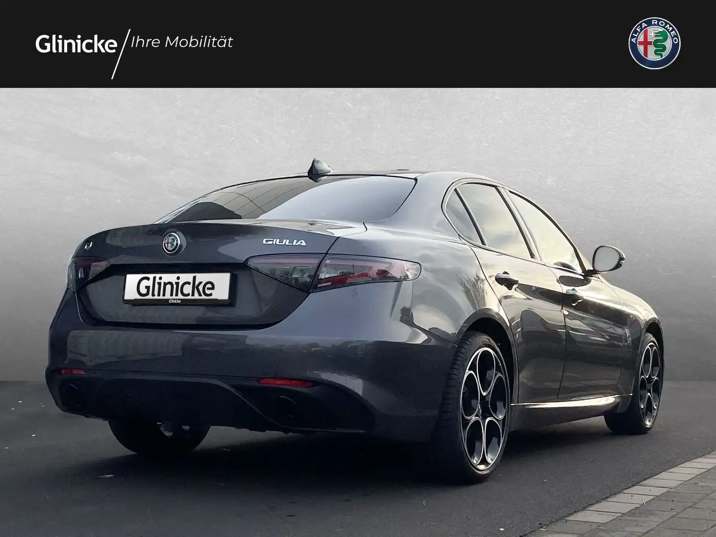 Alfa Romeo Giulia MY23 Veloce 2.0 Turbo 16V 206kW AT Grau - 2