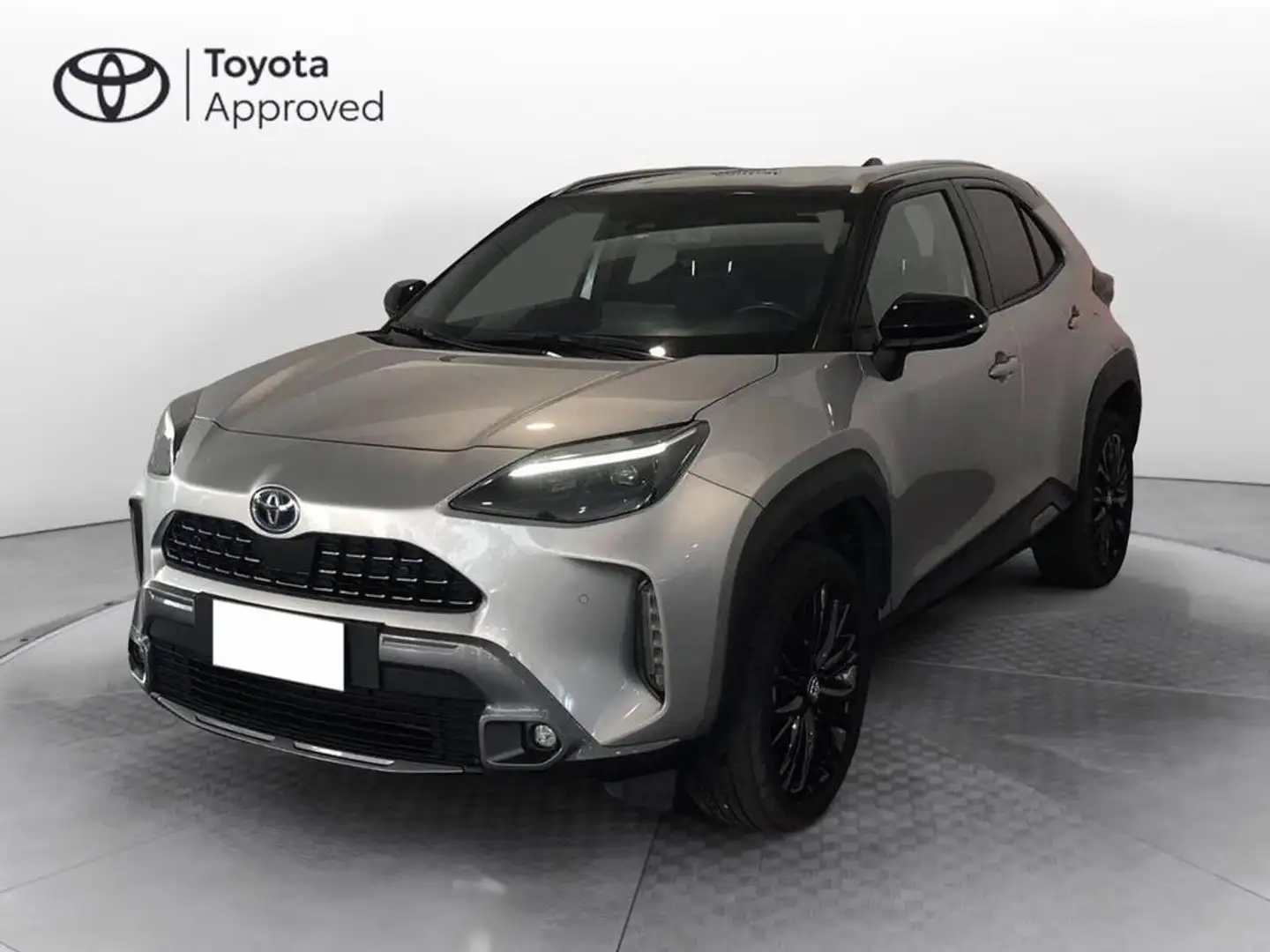 Toyota Yaris Cross Cross 1.5h Adventure awd-i 116cv e-cvt Nero - 1
