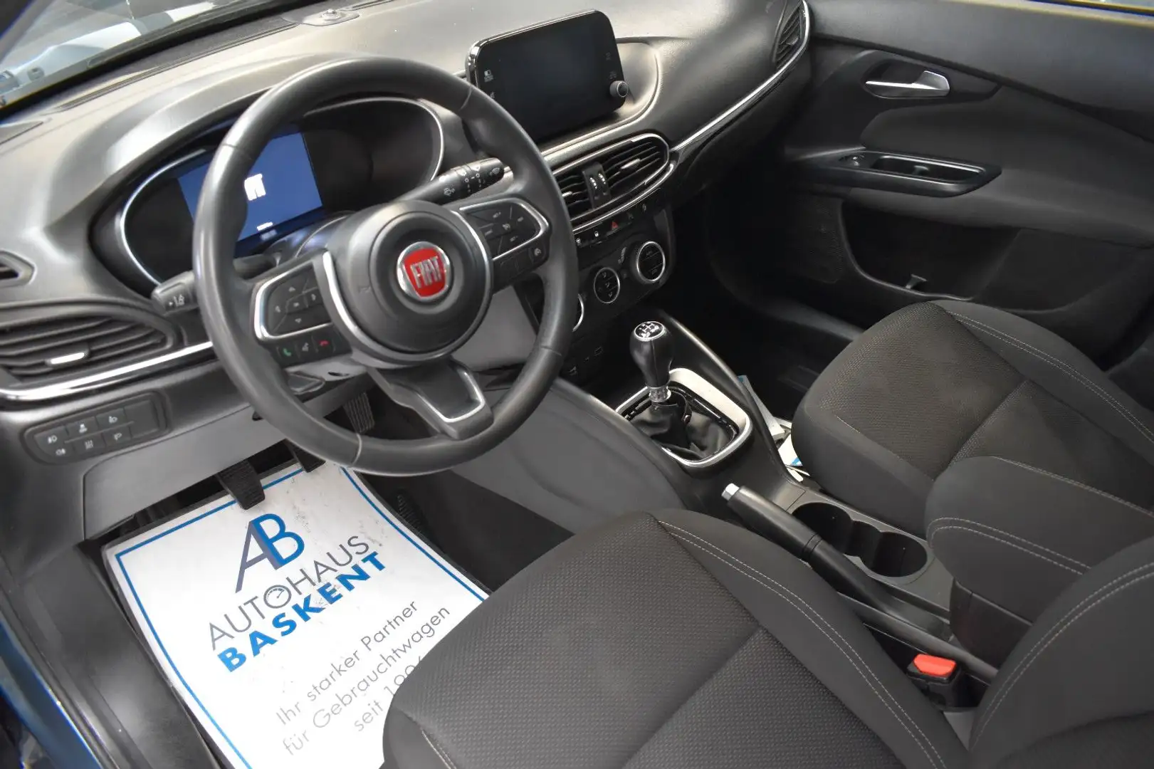 Fiat Tipo 1.0 Life*NAVIGATION*SHZ*PDC*ALU*KAMERA - 2