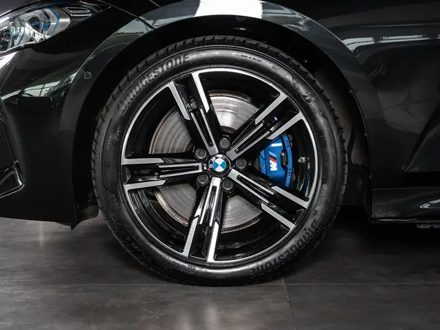 BMW M3 view 4