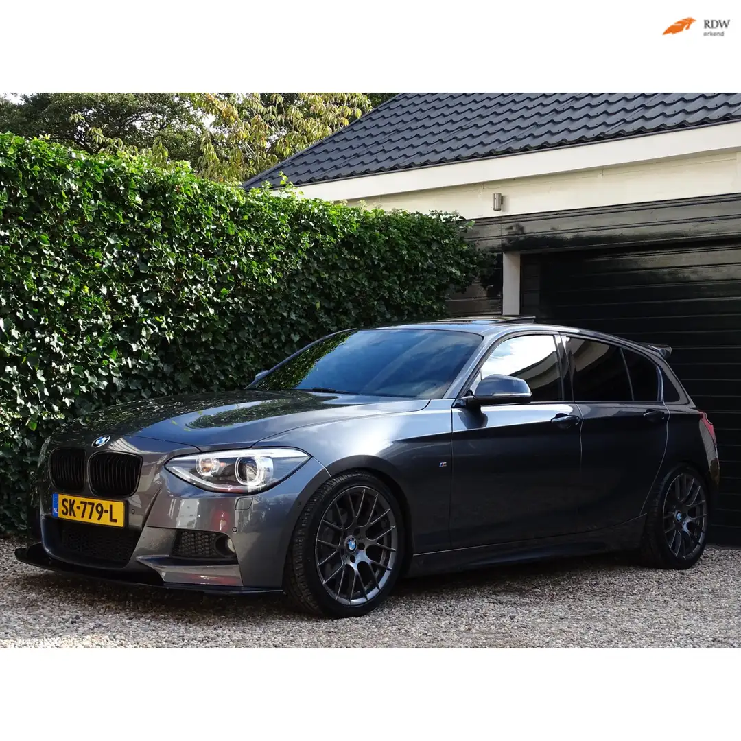 BMW 120 1-serie 120d High Executive |M- pakket | Automaat Grijs - 1