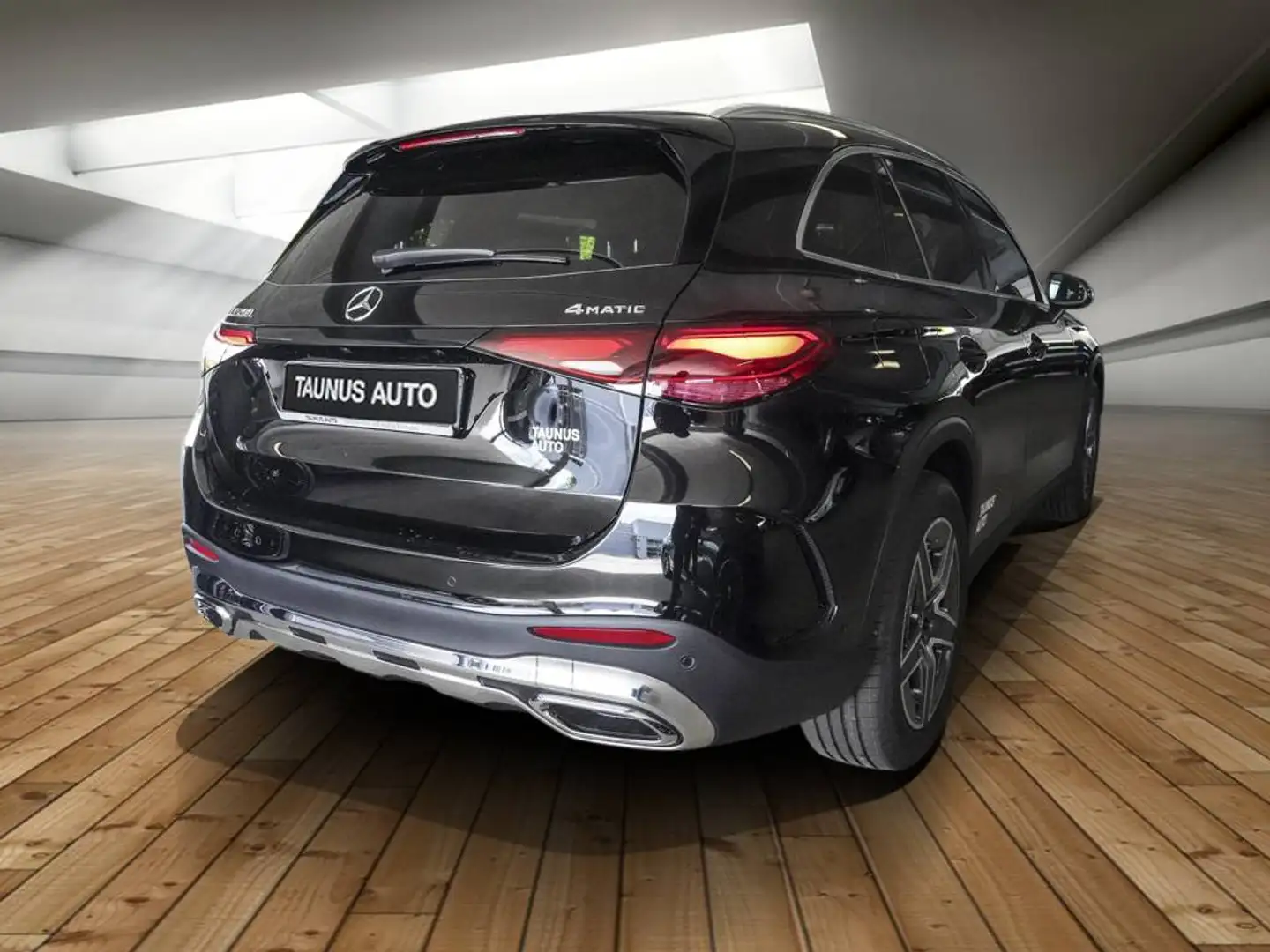 Mercedes-Benz GLC 200 AMG-DISTRONIC-MEMORY-AHK-KAM-UVP 69.200,- Schwarz - 2