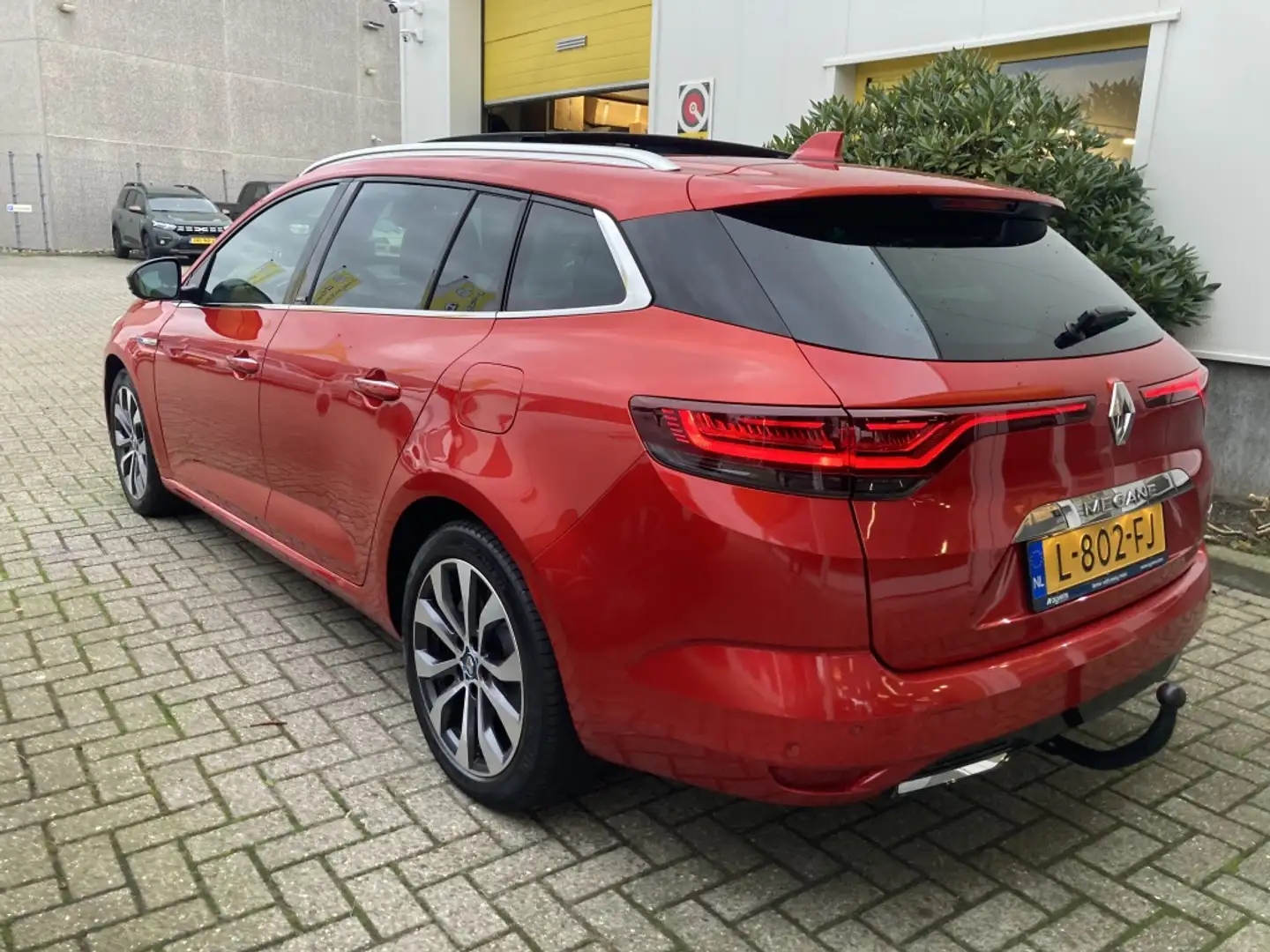Renault Megane Estate 1.6 ET PH 160PK Bose Leer Panoramadak Trekh Rood - 2