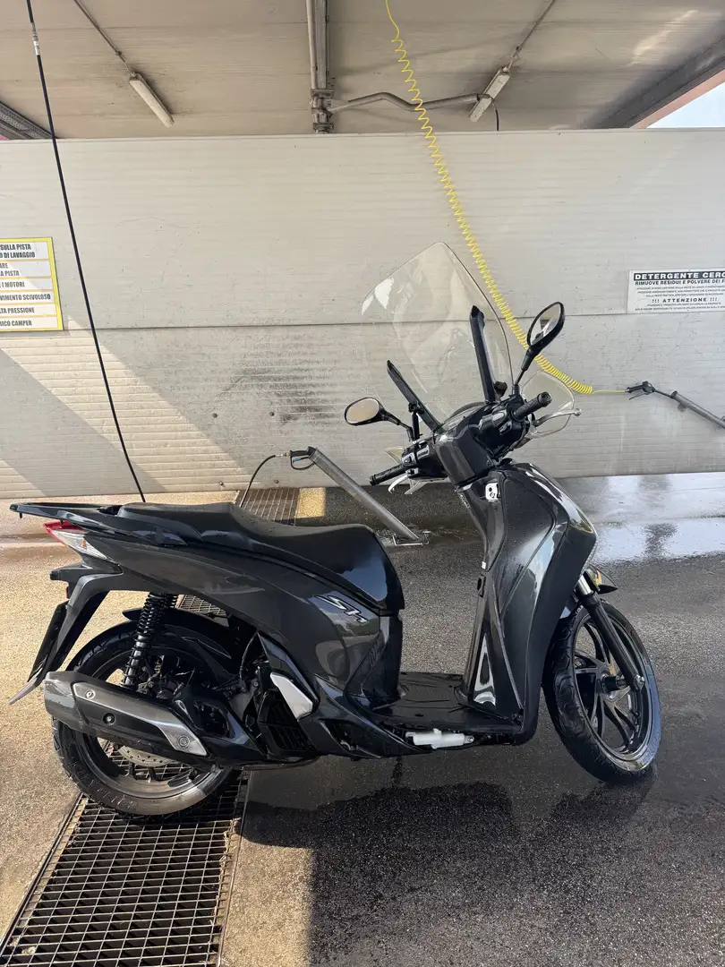 Honda SH 125i - 1