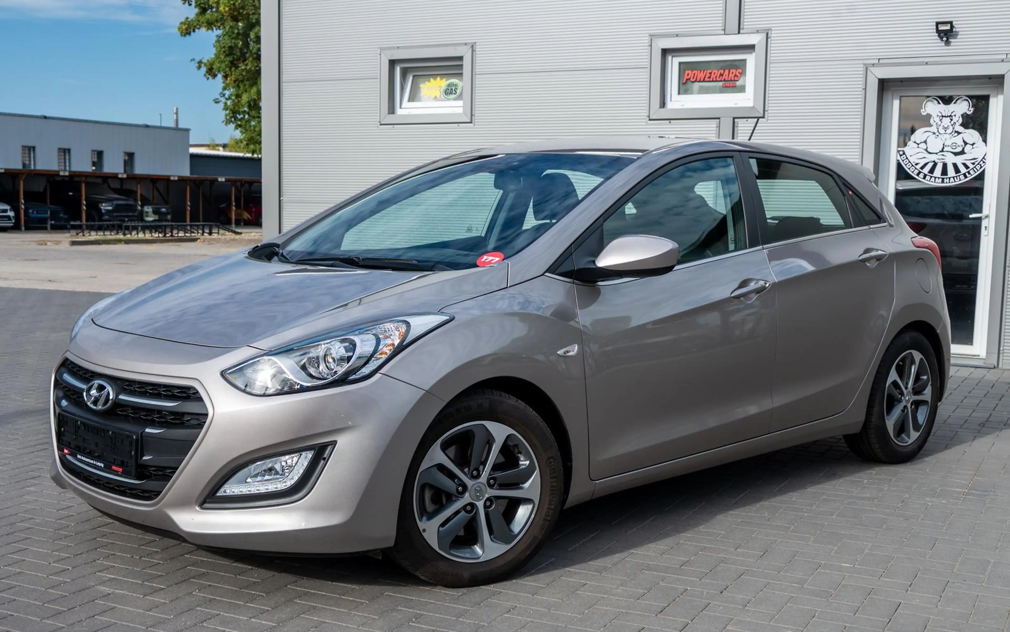 Hyundai i30 blue Trend 1.6 GDI — photo 2